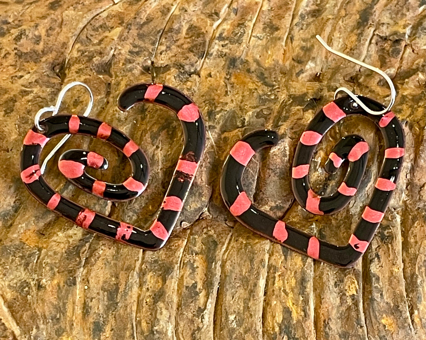 Black and Metallic Pink Hearts (not broken yet)