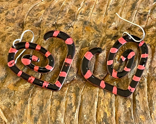 Black and Metallic Pink Hearts (not broken yet)
