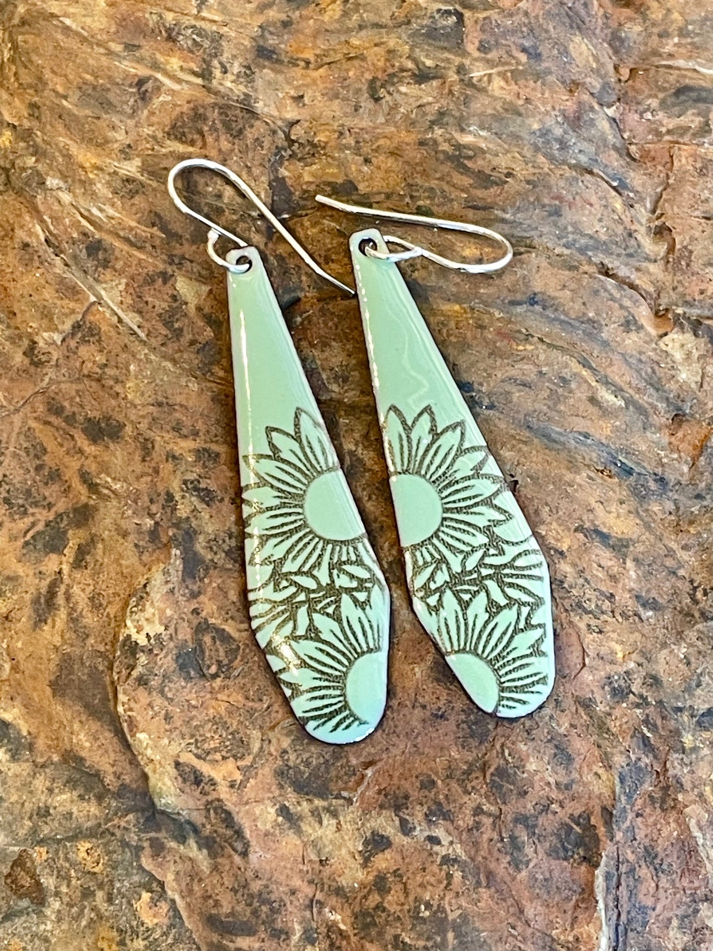 Floral Drops in Pastel Green