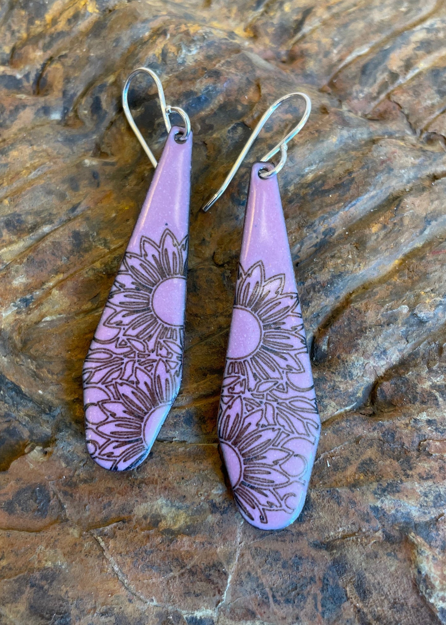 Floral Drops in Clover