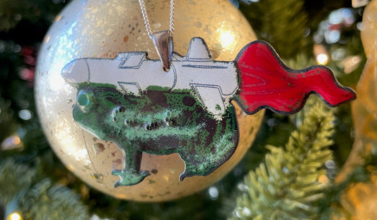 Ho Ho Ho under the Mistletoe (Missletoad?)  What the heck.....